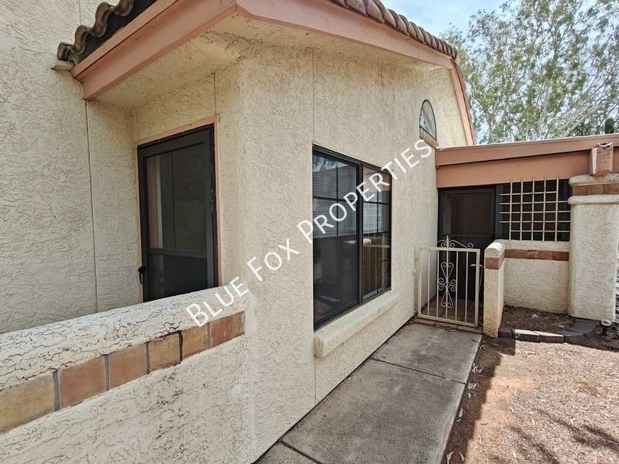 Bright open spaces in this stunning home!  Views, views and more views! property image