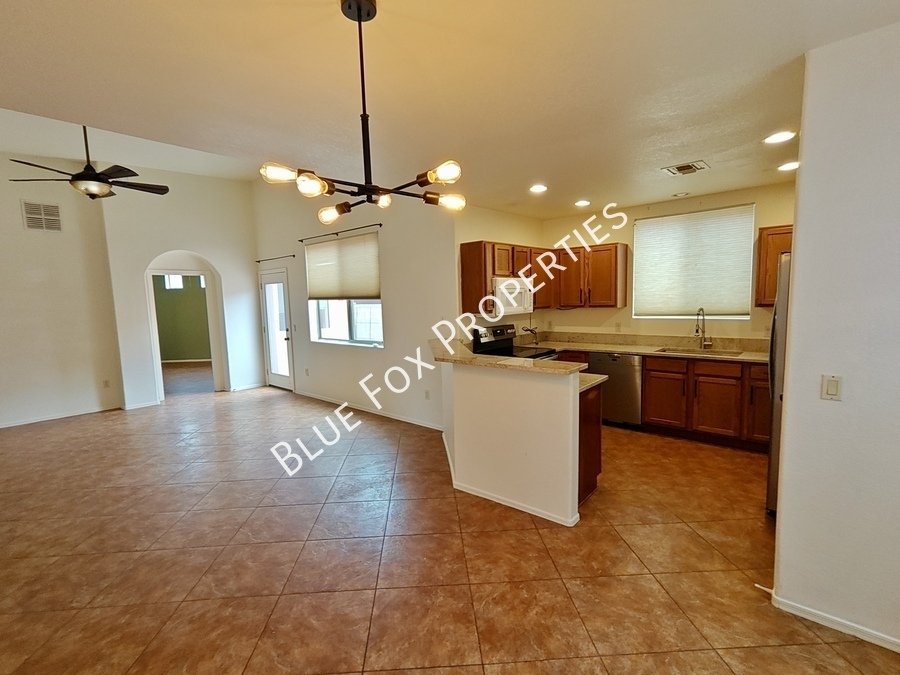 1292 S Paseo Luna Blanca property image