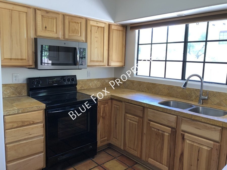 Beautiful 3 bdrm home located in Villages of La Canada property image