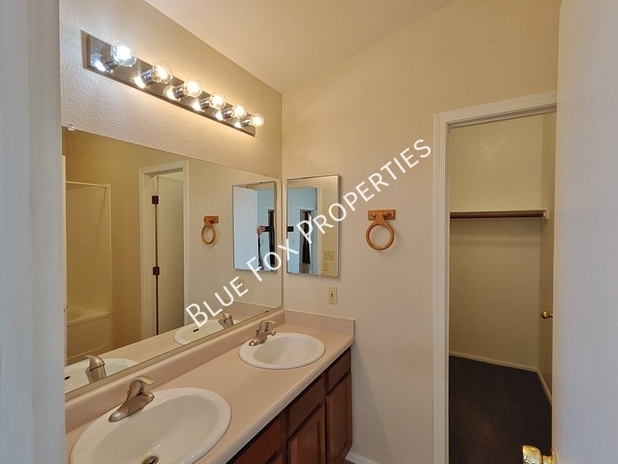 9422 East Cork Street property image