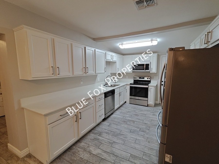Limited time!  $799 off the first months rent, until Aug 16th.  619 S Highland Avenue property image