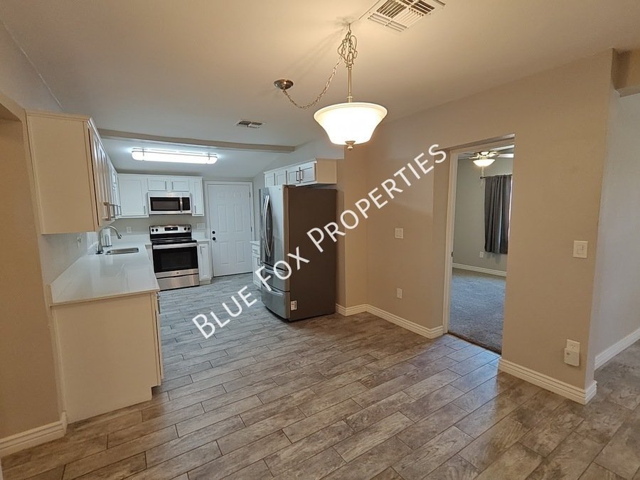 Limited time!  $799 off the first months rent, until Aug 16th.  619 S Highland Avenue property image