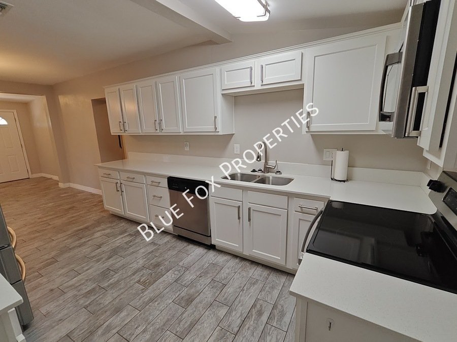 Limited time!  $799 off the first months rent, until Aug 16th.  619 S Highland Avenue property image