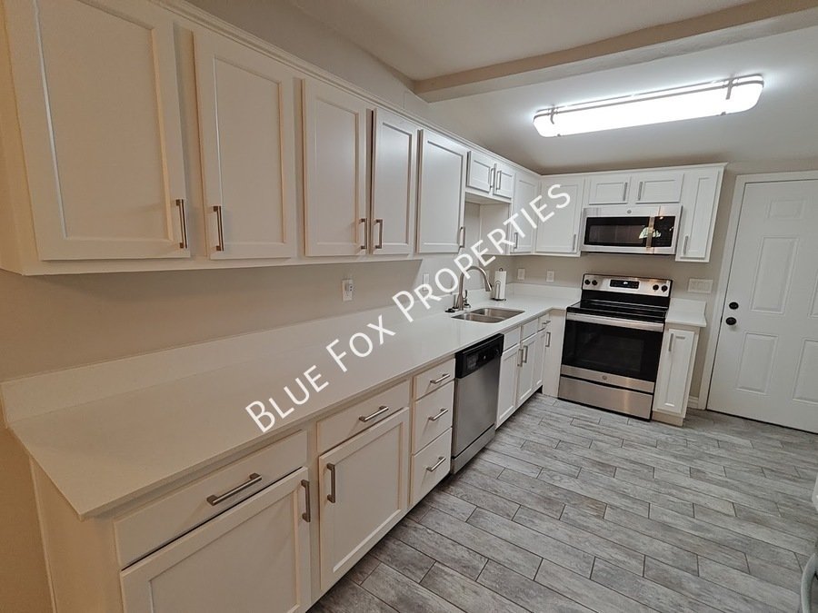 Limited time!  $799 off the first months rent, until Aug 16th.  619 S Highland Avenue property image