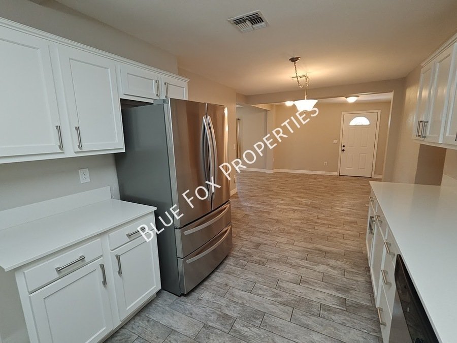 Limited time!  $799 off the first months rent, until Aug 16th.  619 S Highland Avenue property image