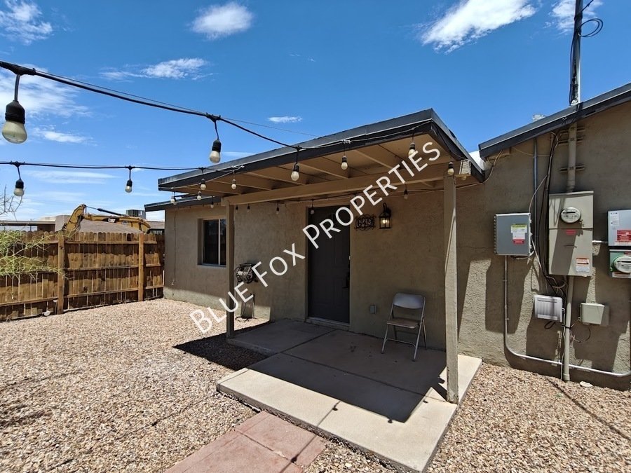 Limited time!  $799 off the first months rent, until Aug 16th.  619 S Highland Avenue property image