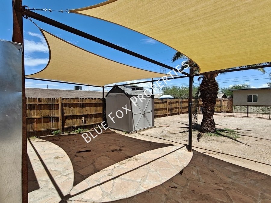Limited time!  $799 off the first months rent, until Aug 16th.  619 S Highland Avenue property image