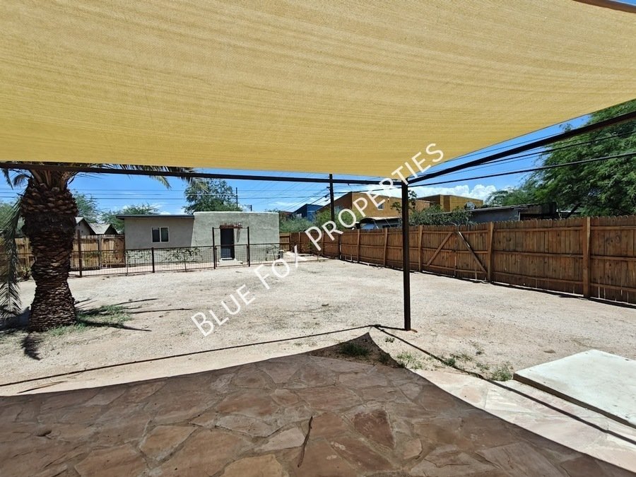 Limited time!  $799 off the first months rent, until Aug 16th.  619 S Highland Avenue property image