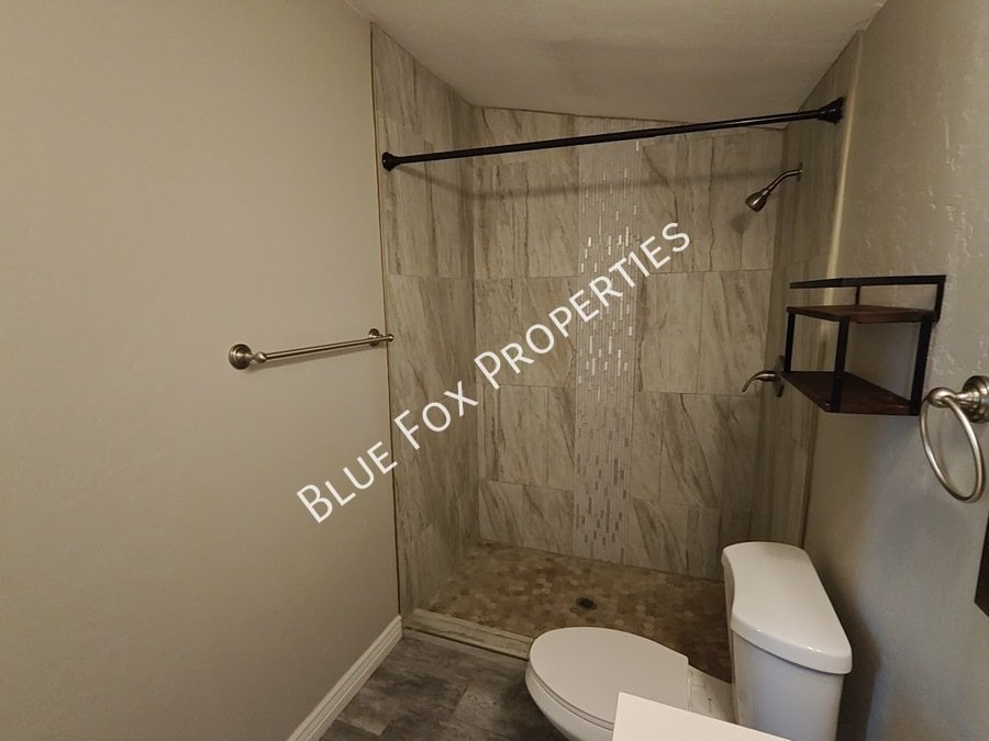 Limited time!  $799 off the first months rent, until Aug 16th.  619 S Highland Avenue property image