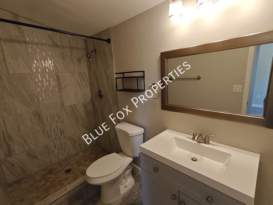 Limited time!  $799 off the first months rent, until Aug 16th.  619 S Highland Avenue property image