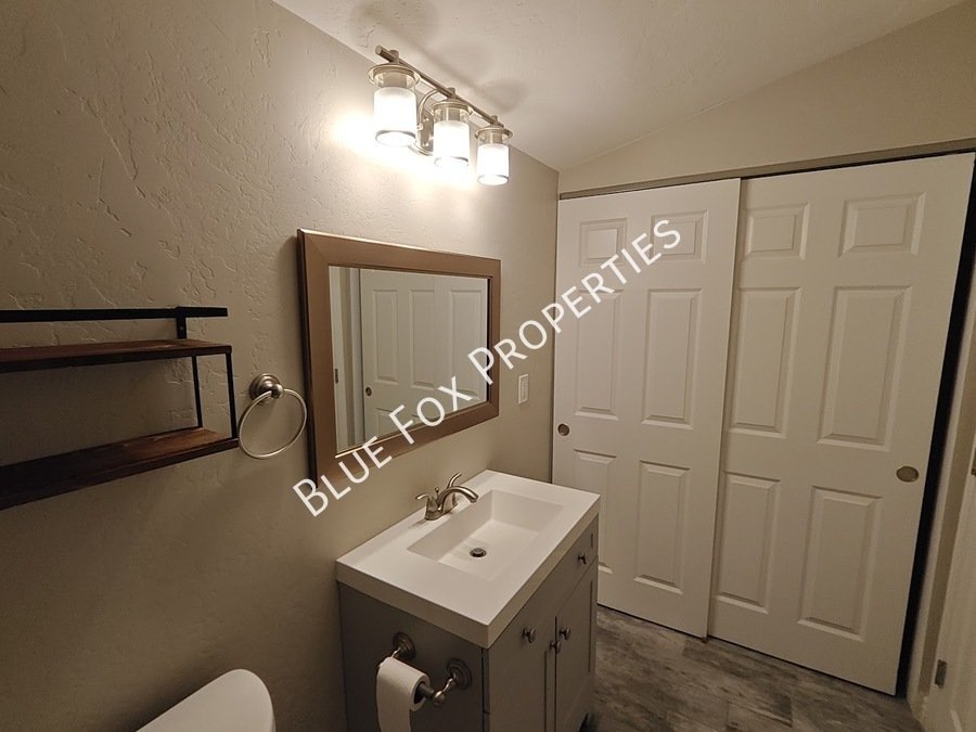 Limited time!  $799 off the first months rent, until Aug 16th.  619 S Highland Avenue property image