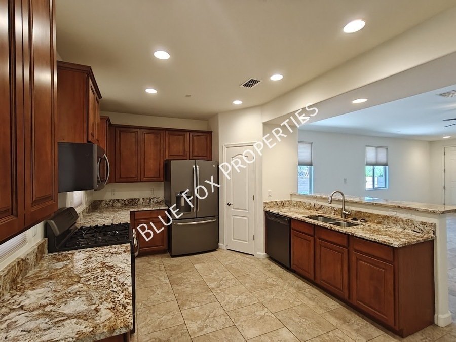 Great Backyard views! 12812 N Camino Vieja Rancheria property image