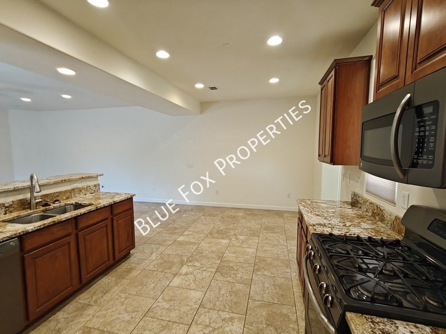 Great Backyard views! 12812 N Camino Vieja Rancheria property image