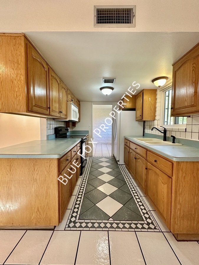 8825 E Old Spanish Trail property image