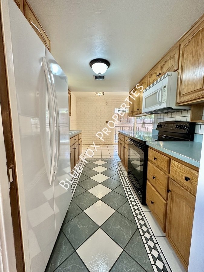 8825 E Old Spanish Trail property image