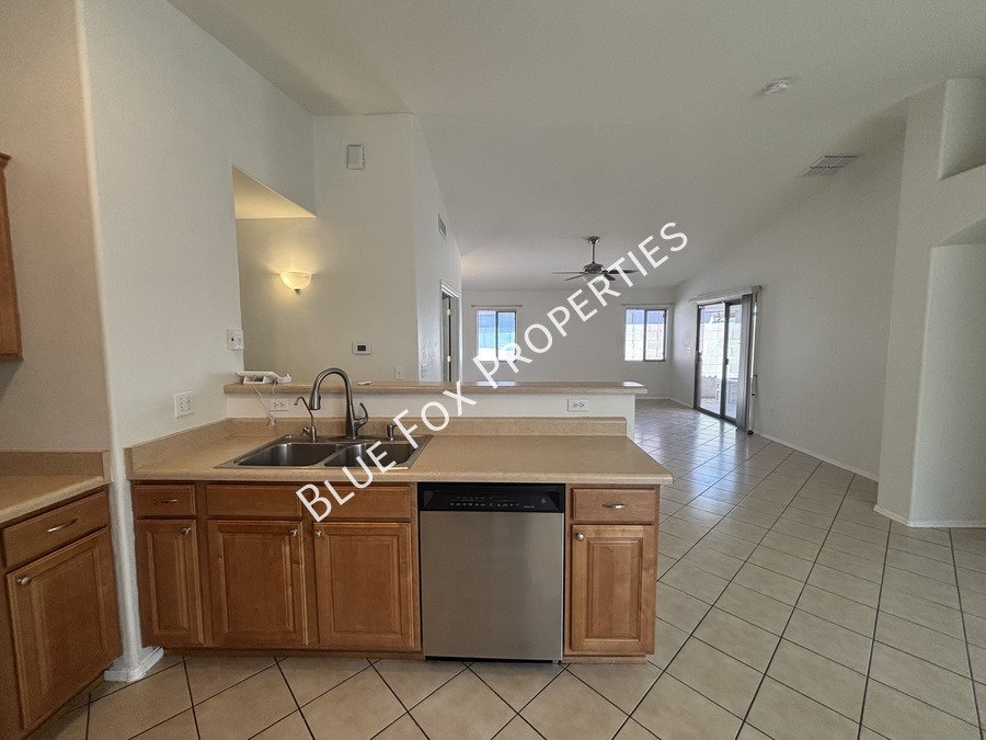 7135 S Oakbank Drive property image