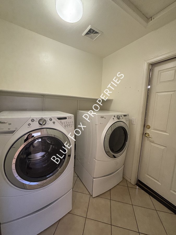 7135 S Oakbank Drive property image