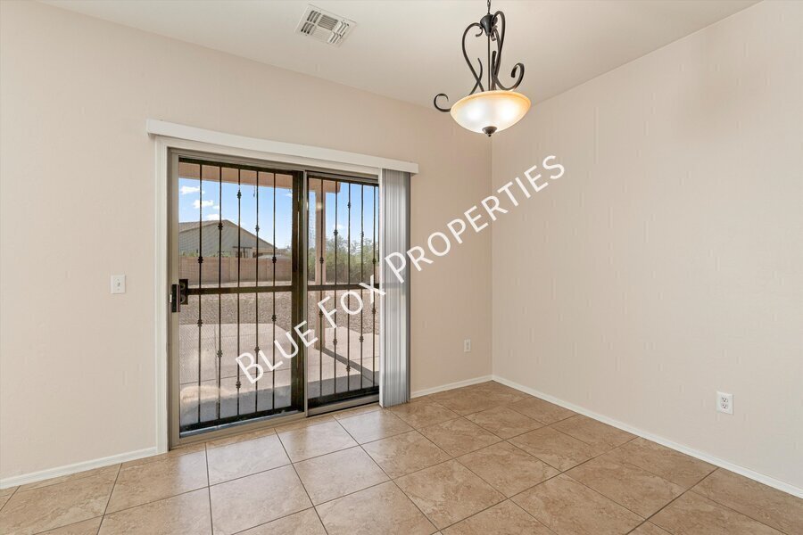 3 bed, 2.5 bath home in the Southwest side property image