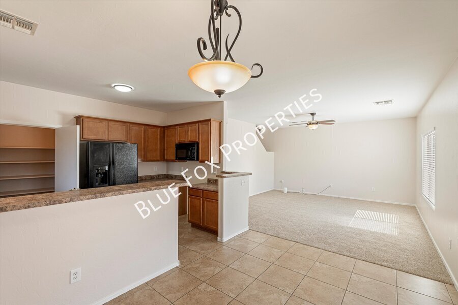 3 bed, 2.5 bath home in the Southwest side property image