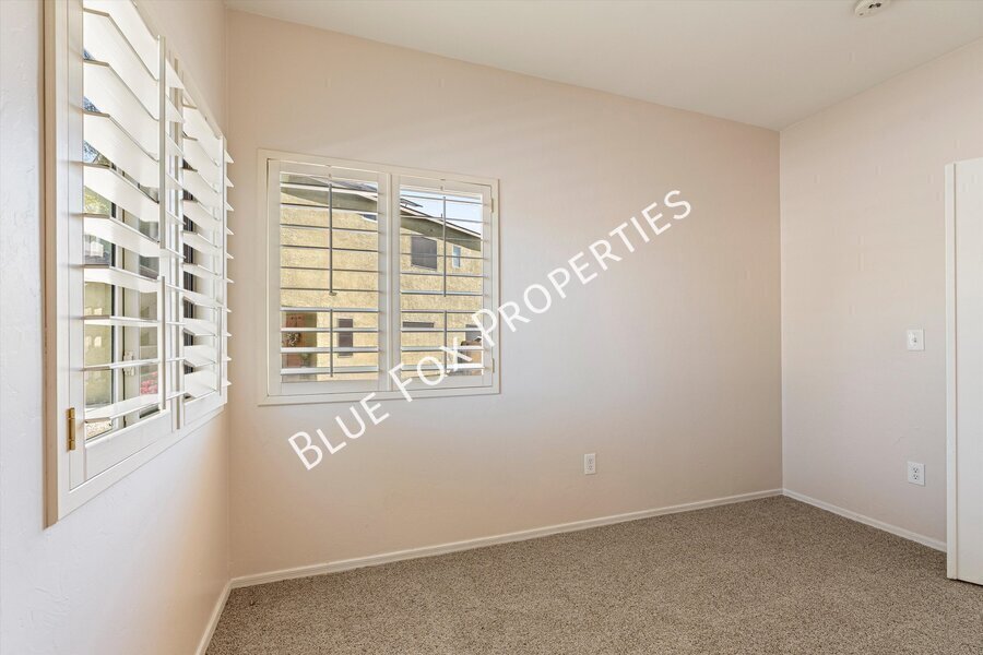 3 bed, 2.5 bath home in the Southwest side property image
