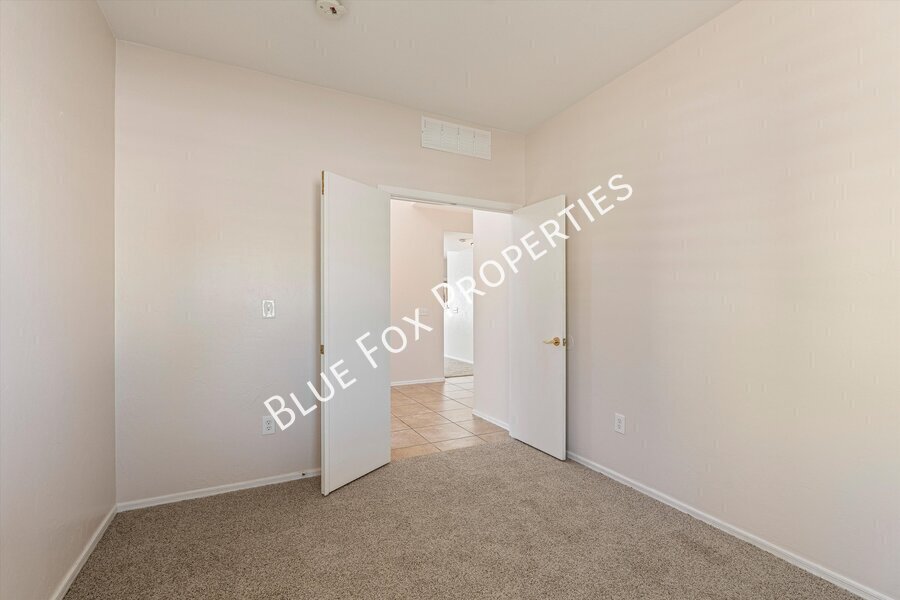 3 bed, 2.5 bath home in the Southwest side property image