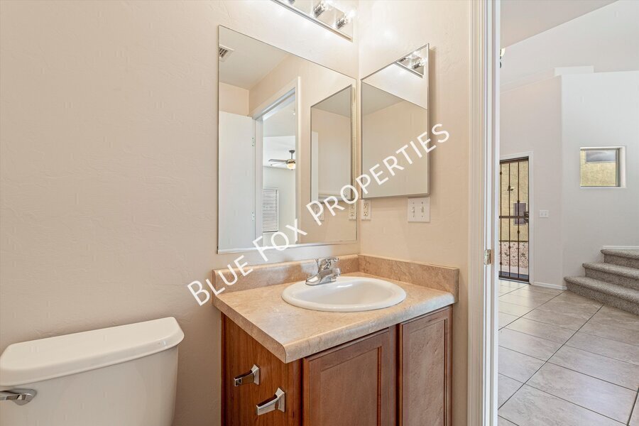 3 bed, 2.5 bath home in the Southwest side property image