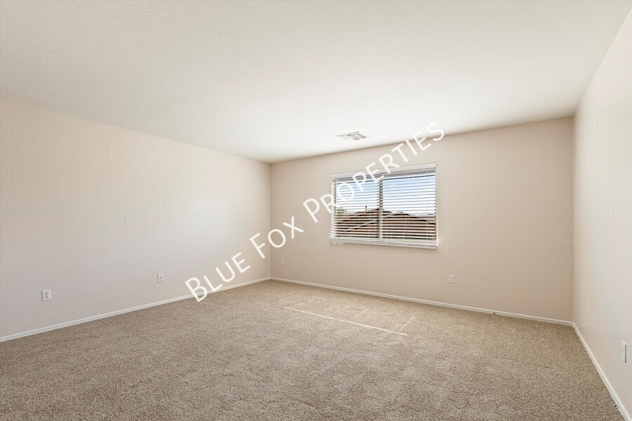 3 bed, 2.5 bath home in the Southwest side property image