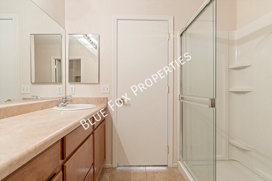 3 bed, 2.5 bath home in the Southwest side property image