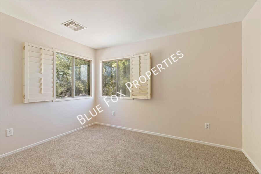 3 bed, 2.5 bath home in the Southwest side property image