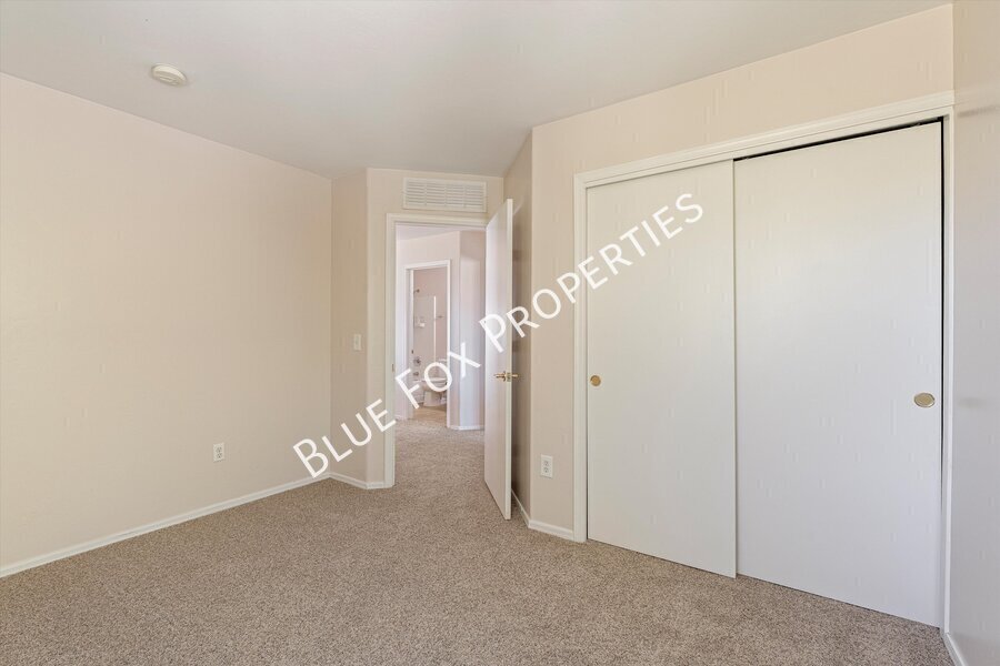 3 bed, 2.5 bath home in the Southwest side property image