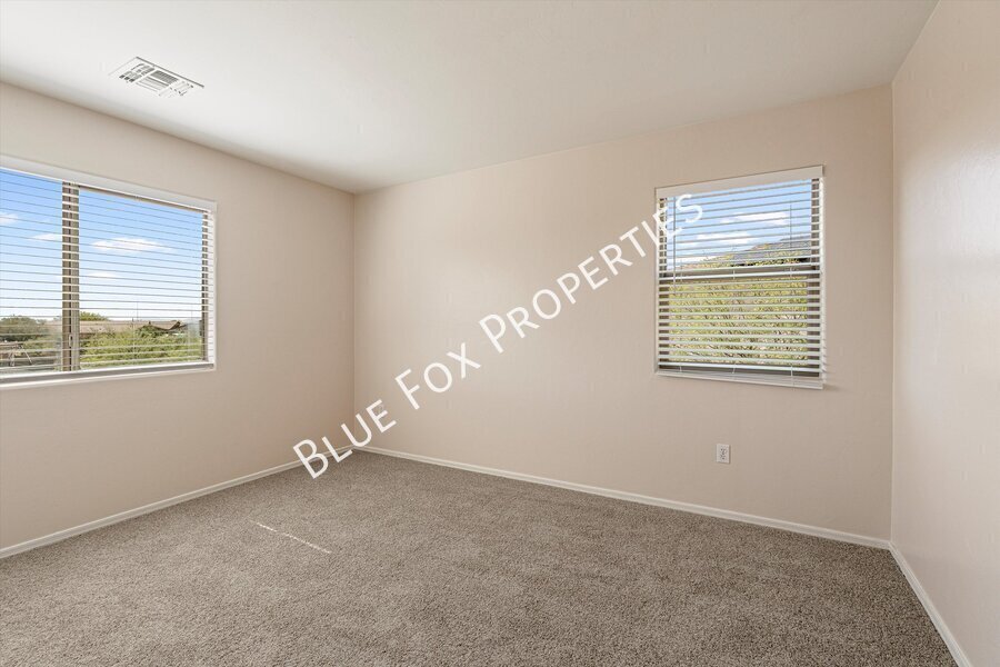 3 bed, 2.5 bath home in the Southwest side property image