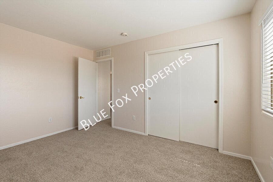 3 bed, 2.5 bath home in the Southwest side property image