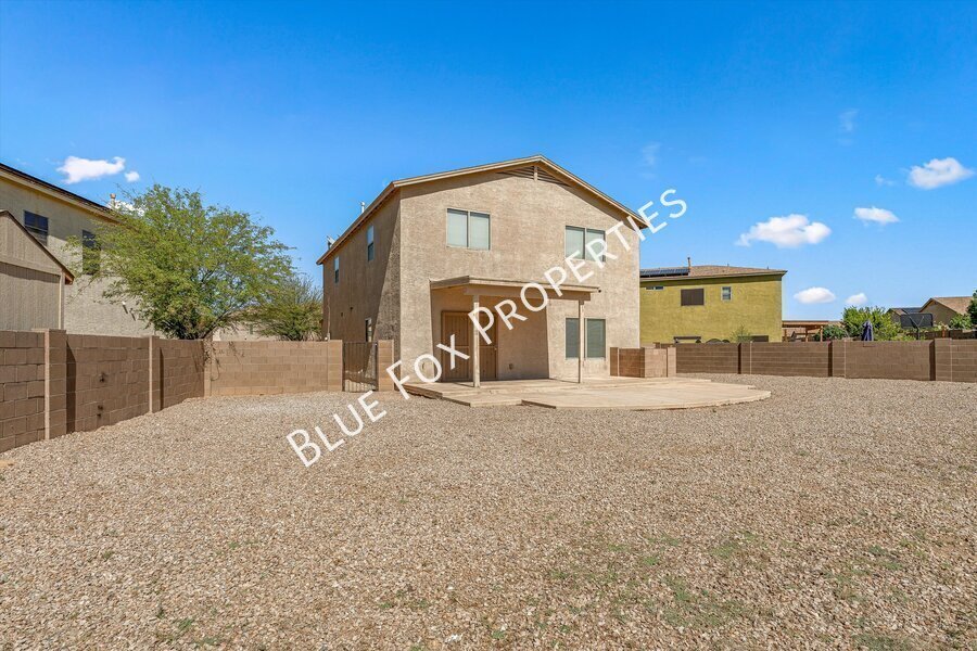 3 bed, 2.5 bath home in the Southwest side property image