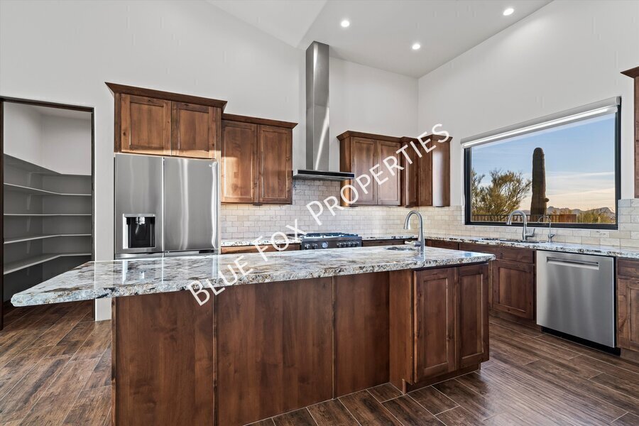 13037 N Red Quail Place property image