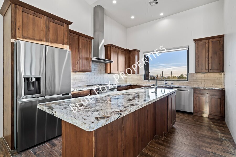 13037 N Red Quail Place property image