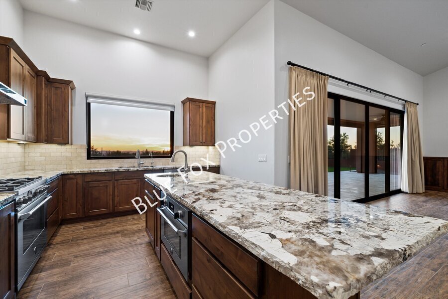 13037 N Red Quail Place property image