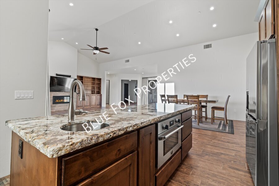 13037 N Red Quail Place property image
