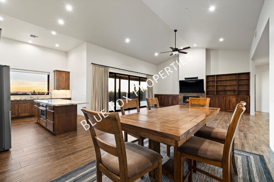 13037 N Red Quail Place property image