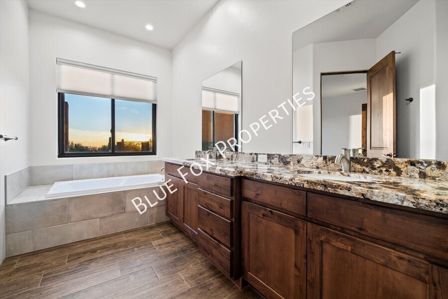 13037 N Red Quail Place property image