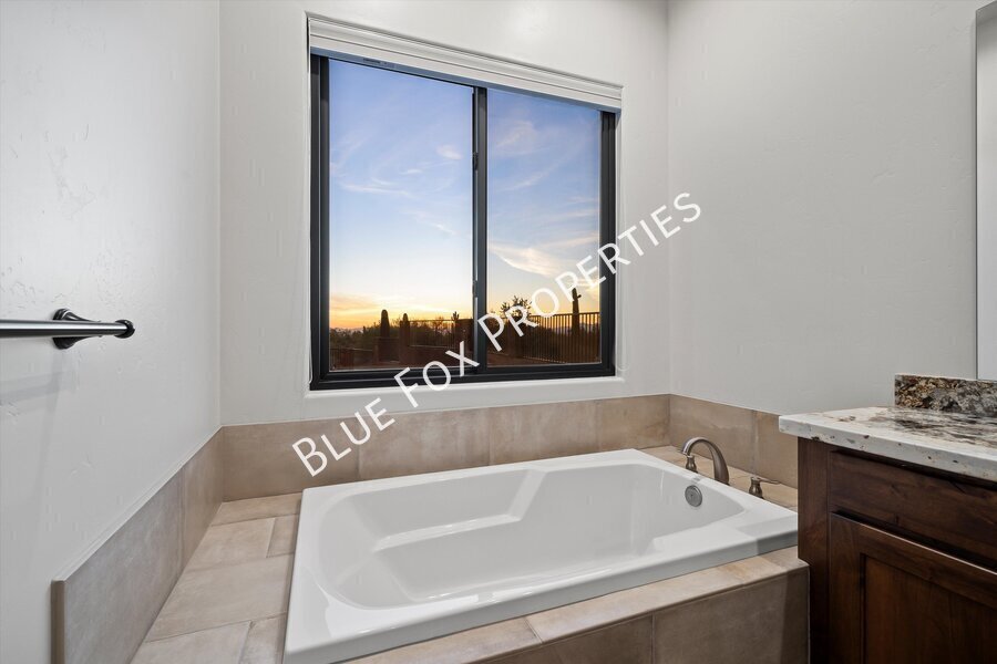 13037 N Red Quail Place property image