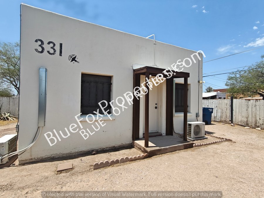 1 bed/1 bath house across from UofA stadium! property image