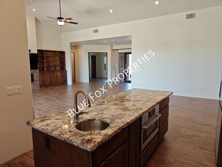13037 N Red Quail Place property image
