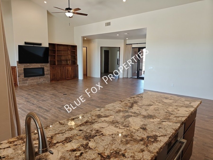 13037 N Red Quail Place property image