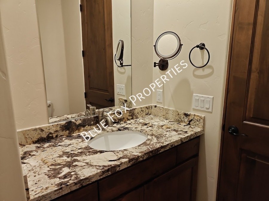 13037 N Red Quail Place property image