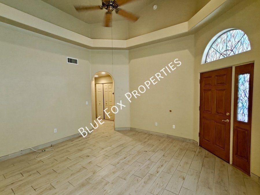 2353 W Via Di Silvio property image