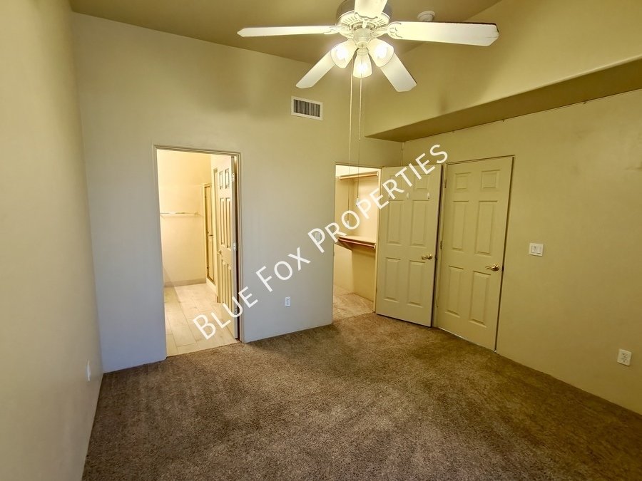 2353 W Via Di Silvio property image
