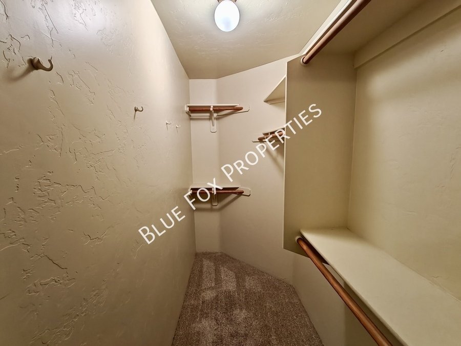 2353 W Via Di Silvio property image