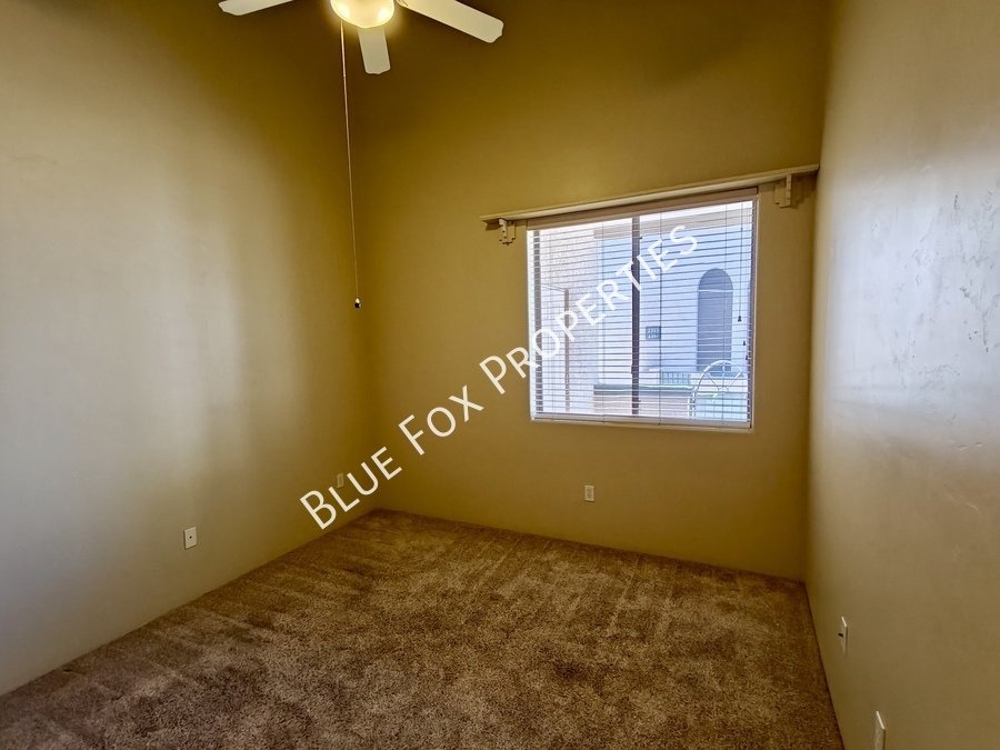 2353 W Via Di Silvio property image