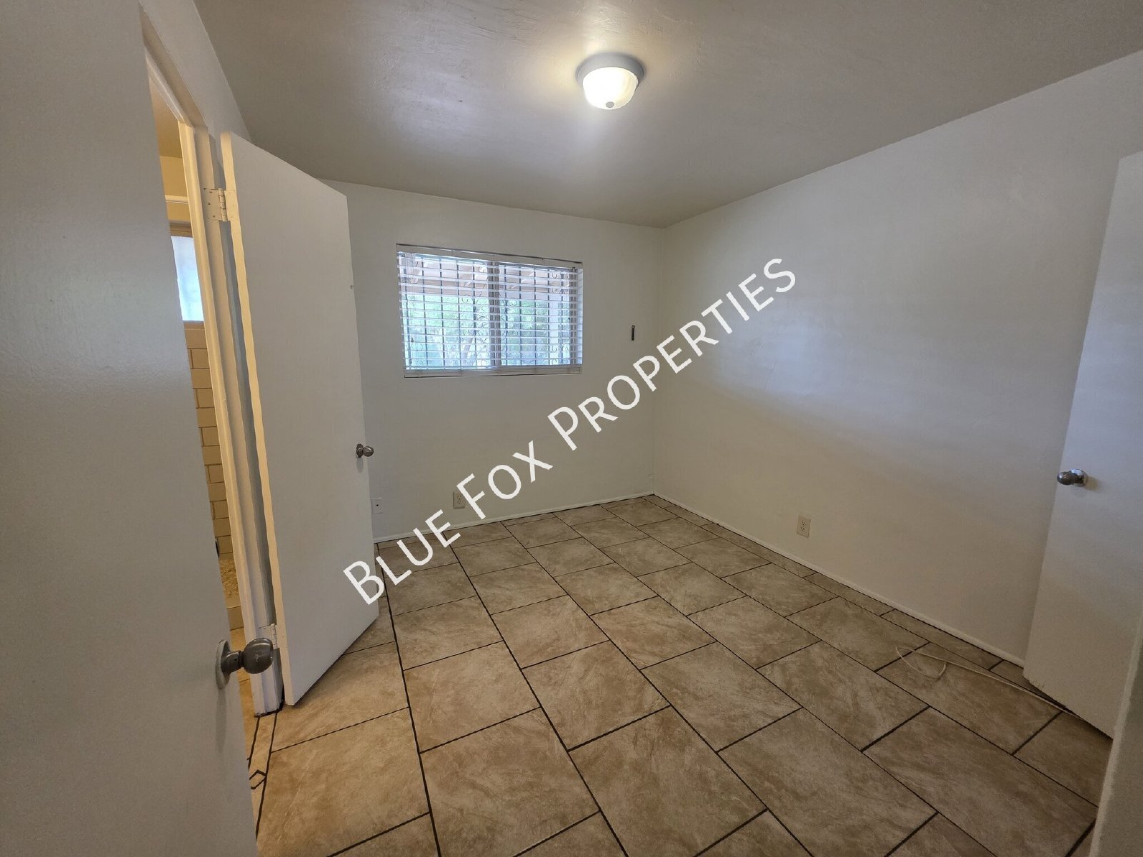 3807 E Dover Stravenue property image