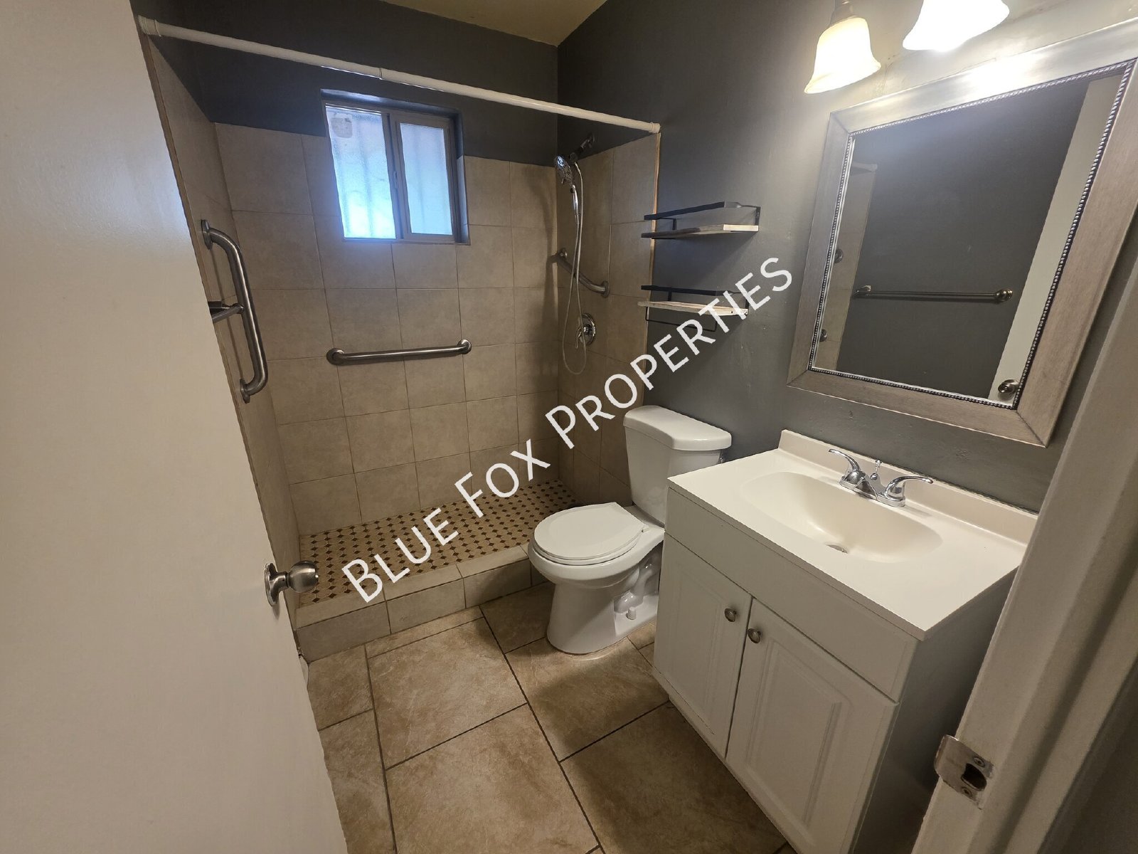 3807 E Dover Stravenue property image